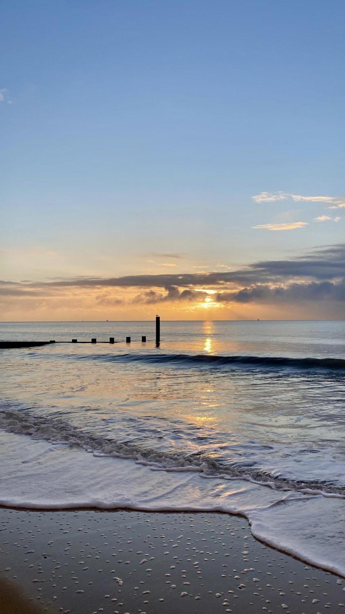 Family Retreat Stylish Central Bournemouth Apartment, Sleeps 6, 7 Minute Walk To Beach Parking Wifi Kitchen And Washer Esterno foto