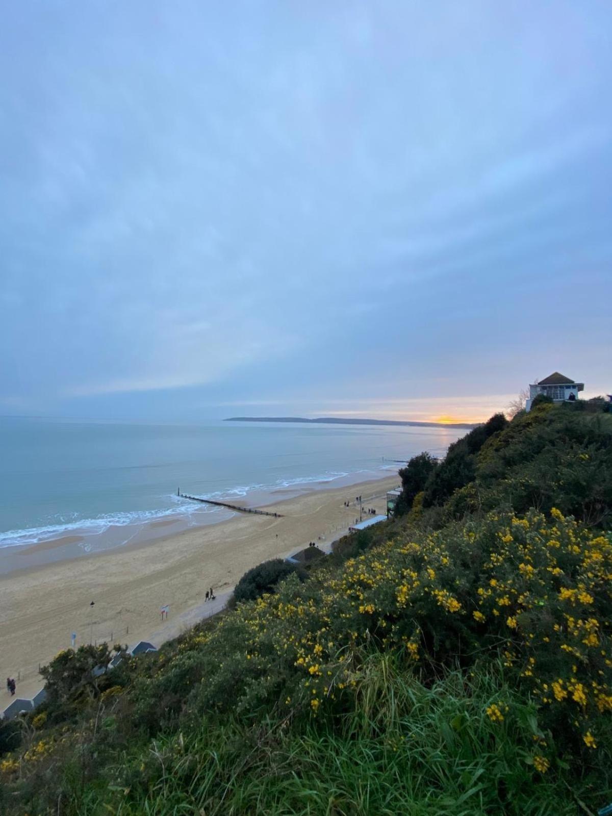 Family Retreat Stylish Central Bournemouth Apartment, Sleeps 6, 7 Minute Walk To Beach Parking Wifi Kitchen And Washer Esterno foto