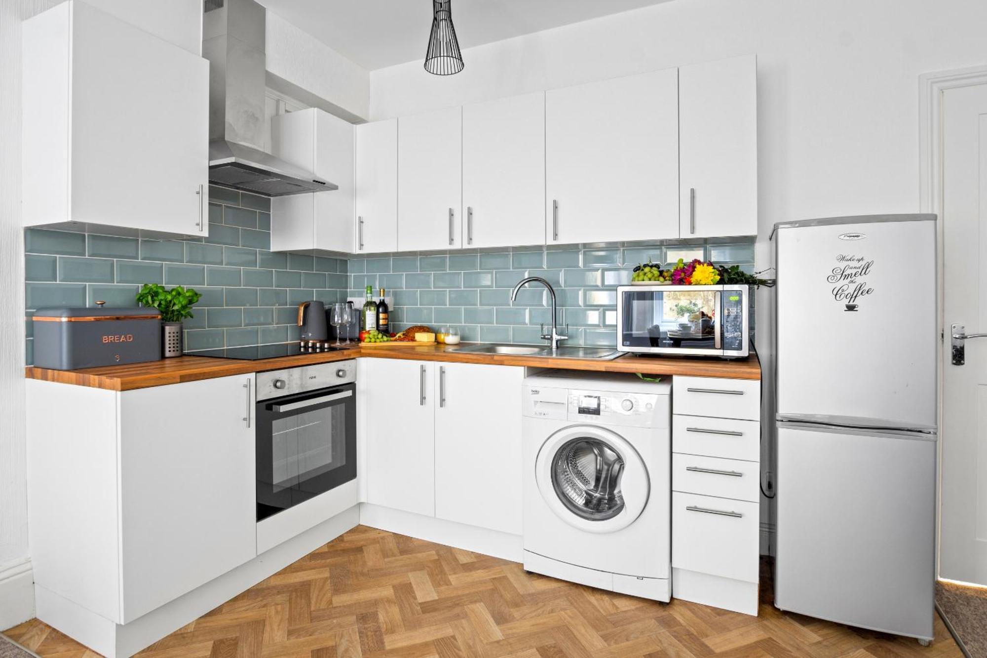 Family Retreat Stylish Central Bournemouth Apartment, Sleeps 6, 7 Minute Walk To Beach Parking Wifi Kitchen And Washer Esterno foto