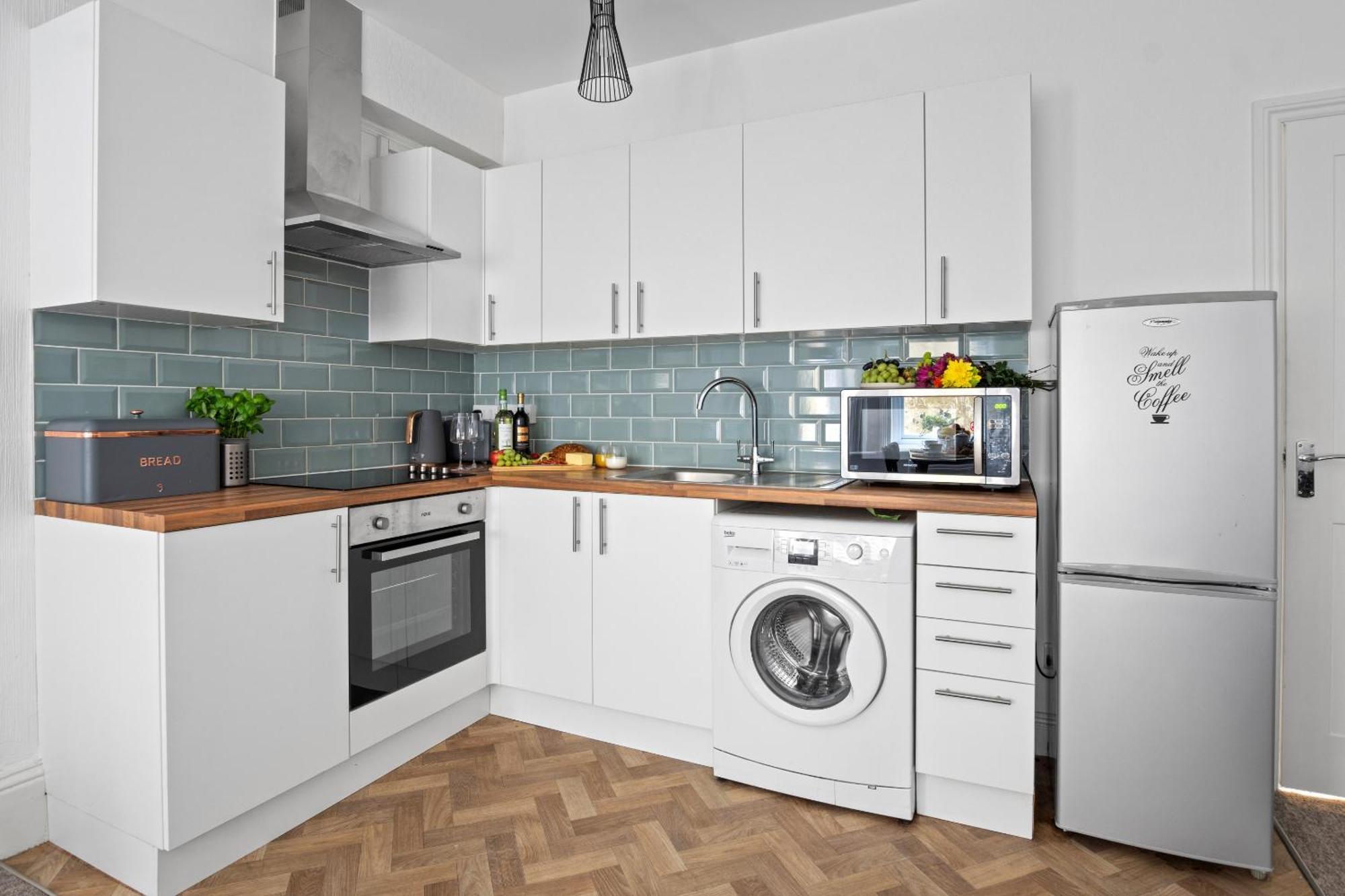 Family Retreat Stylish Central Bournemouth Apartment, Sleeps 6, 7 Minute Walk To Beach Parking Wifi Kitchen And Washer Esterno foto